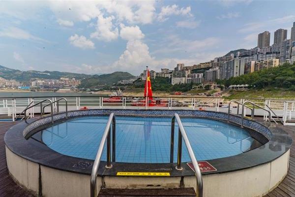 長江記憶遊輪戶外泳池