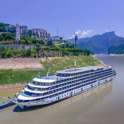 星際雅典娜號遊輪