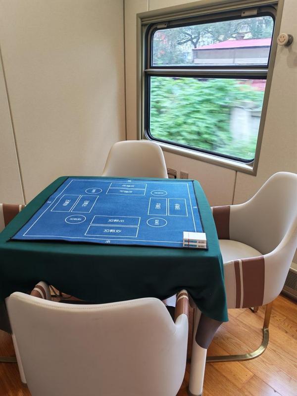 多功能车厢-棋牌室2.jpg